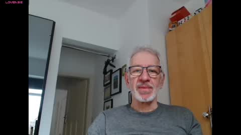 Snapshot of obliox175 chatting on 01.17.25 Obliox online show from 01.17.25