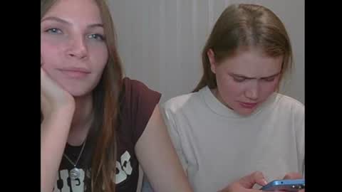 Snapshot of obsos_2 chatting on 09.24.25 DeXsa online show from 09.24.25