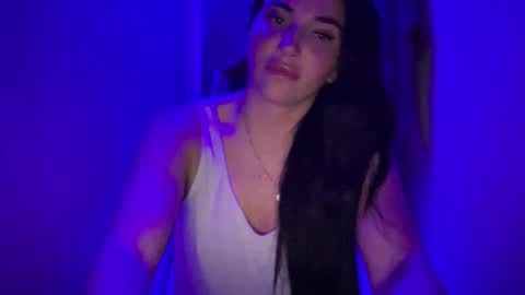 A L A R A  online show from 10.04.25