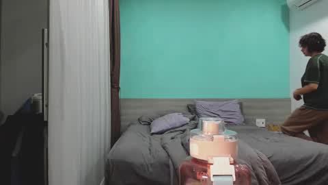 Snapshot of octopussy69x chatting on 02.16.25 Evie online show from 02.16.25