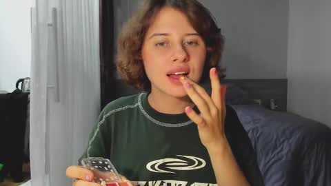 Snapshot of octopussy69x chatting on 03.08.25 Evie online show from 03.08.25