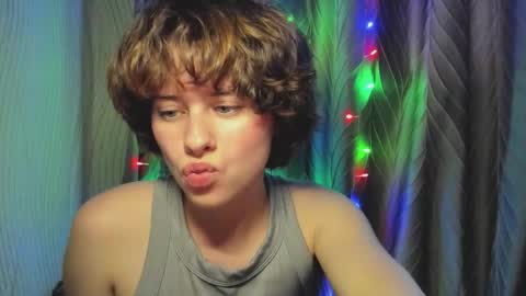 Snapshot of octopussy69x chatting on 09.19.25 Evie online show from 09.19.25