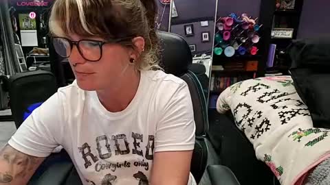 Snapshot of oddywithabody chatting on 05.20.26 Oddy With A Body online show from 05.20.26
