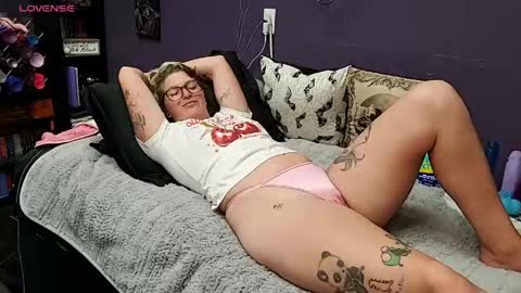 Snapshot of oddywithabody chatting on 06.04.26 Oddy With A Body online show from 06.04.26