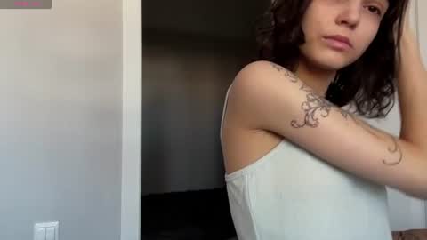 Snapshot of odettehatt chatting on 06.27.26 Thea online show from 06.27.26