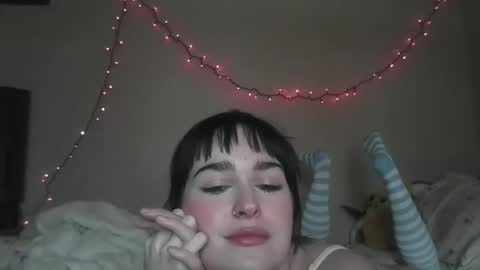 Snapshot of odetteraine chatting on 02.24.26 Odette online show from 02.24.26