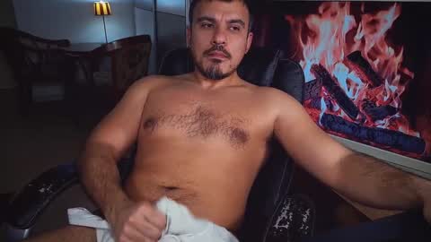 Snapshot of officeman7 chatting on 02.02.25 officeman7 online show from 02.02.25