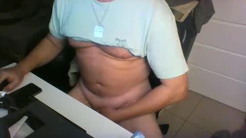 Snapshot of ofmtfs10 chatting on 04.01.26 ofmtfs10 online show from 04.01.26