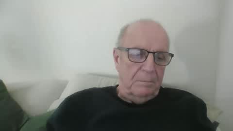 Snapshot of oggi95 chatting on 03.30.26 oggi95 online show from 03.30.26