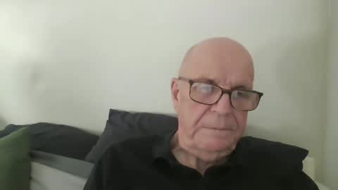 Snapshot of oggi95 chatting on 04.16.26 oggi95 online show from 04.16.26