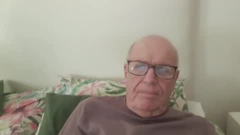 Snapshot of oggi95 chatting on 05.14.26 oggi95 online show from 05.14.26