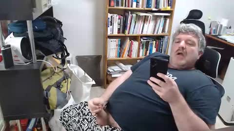Woman message me men do not make demands and dont ask for pm only ladies. online show from 05.28.26