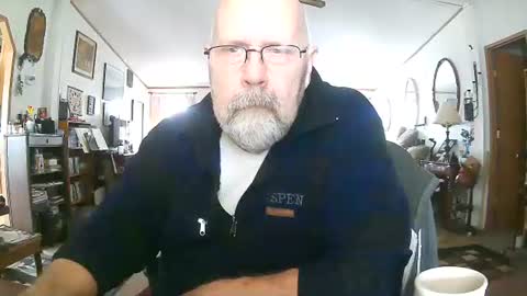 Snapshot of ogusbogus chatting on 11.30.25 Maximus No Mo online show from 11.30.25