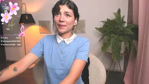 Snapshot of oh__holly chatting on 04.21.26 Holly online show from 04.21.26