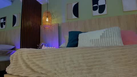 Holly online show from 11.24.25