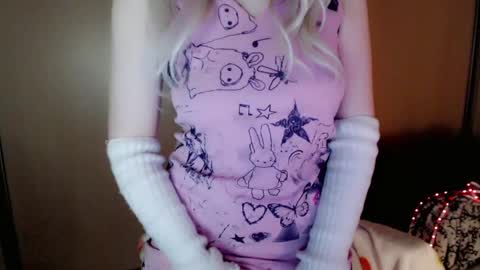 Snapshot of oh_pichuu chatting on 04.25.26 Milly online show from 04.25.26