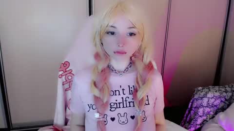 Snapshot of oh_pichuu chatting on 06.20.26 Milly online show from 06.20.26