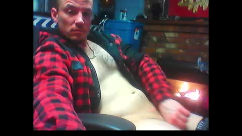 Snapshot of oh_you_know69 chatting on 02.18.25 who dares  toss me some  tips lets have fun online show from 02.18.25