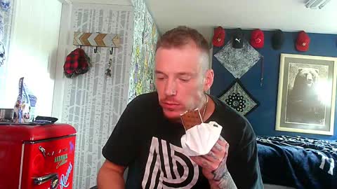 Snapshot of oh_you_know69 chatting on 09.27.25 who dares  toss me some  tips lets have fun online show from 09.27.25