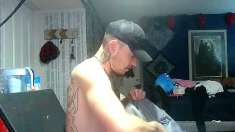 Snapshot of oh_you_know69 chatting on 10.05.25 who dares  toss me some  tips lets have fun online show from 10.05.25