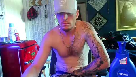 Snapshot of oh_you_know69 chatting on 10.09.25 who dares  toss me some  tips lets have fun online show from 10.09.25