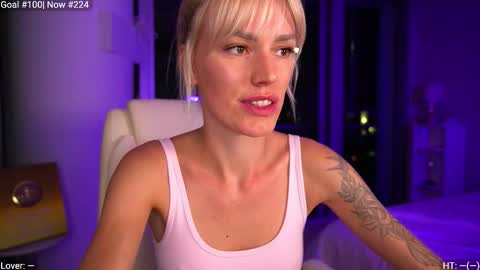 Snapshot of ohbabykelly chatting on 02.19.26 Kelly online show from 02.19.26