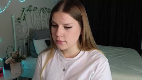 Caitlyn or Catie online show from 10.06.25