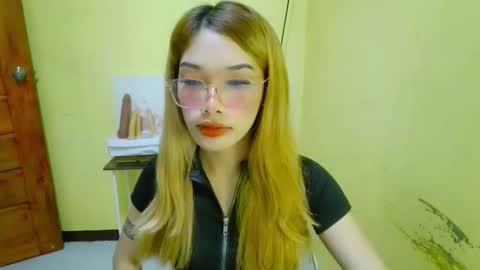 Snapshot of ohmyalessandraxcx chatting on 12.20.25 ohmyalessandraxcx online show from 12.20.25