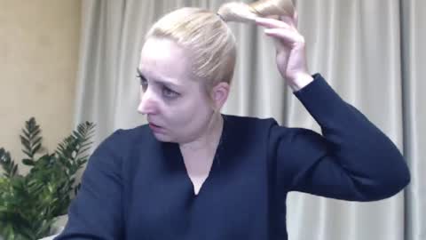 Mari online show from 01.22.25