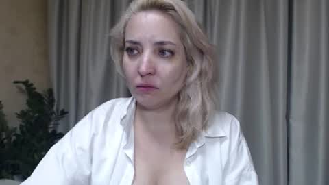 Mari online show from 09.17.25