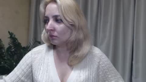 Mari online show from 10.26.25