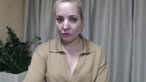 Mari online show from 10.31.25