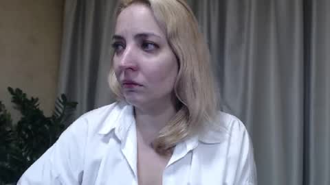 Mari online show from 11.23.25