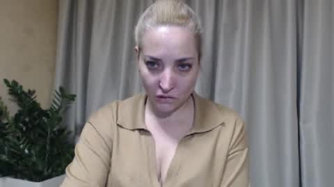 Mari online show from 11.28.25