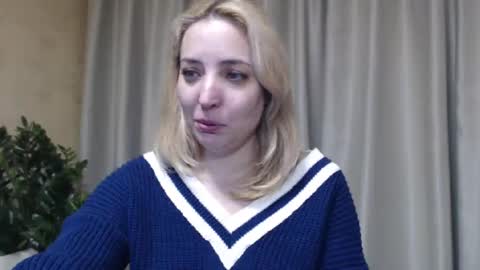 Snapshot of ohsweetmari chatting on 02.10.26 Mari online show from 02.10.26