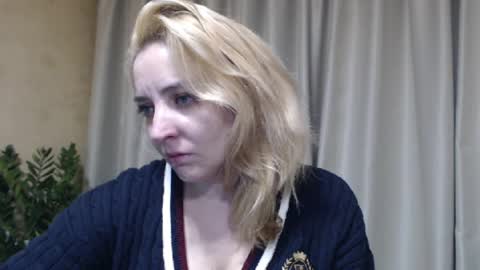 Snapshot of ohsweetmari chatting on 04.04.26 Mari online show from 04.04.26