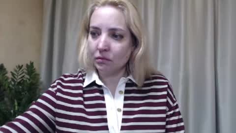 Snapshot of ohsweetmari chatting on 04.15.26 Mari online show from 04.15.26
