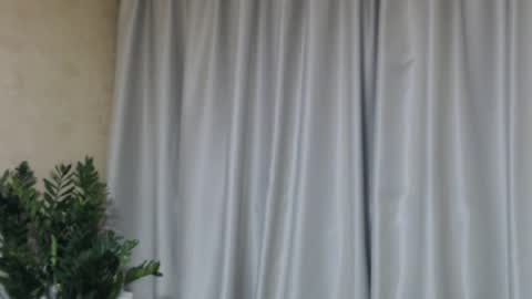 Snapshot of ohsweetmari chatting on 04.18.26 Mari online show from 04.18.26