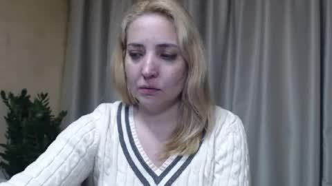 Snapshot of ohsweetmari chatting on 04.22.26 Mari online show from 04.22.26