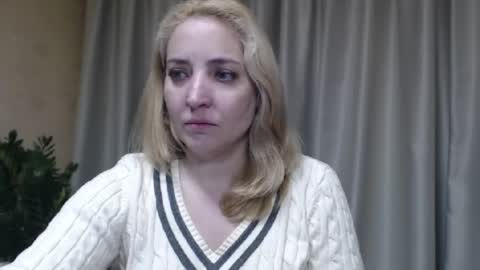 Snapshot of ohsweetmari chatting on 05.14.26 Mari online show from 05.14.26