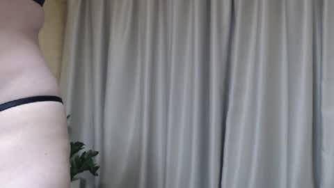 Snapshot of ohsweetmari chatting on 05.27.26 Mari online show from 05.27.26