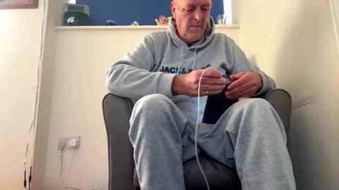 oiljames167 online show from 09.12.25