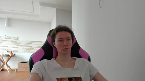 Snapshot of oksanafedorova chatting on 05.06.26 Welcome to my fans page online show from 05.06.26