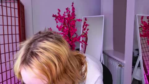 Karolina online show from 05.24.26