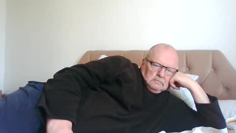 Snapshot of old_fkrr_ chatting on 06.04.26 old_fkrr_ online show from 06.04.26