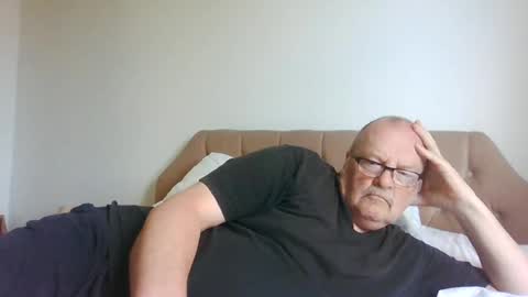 Snapshot of old_fkrr_ chatting on 06.18.26 old_fkrr_ online show from 06.18.26