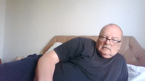 Snapshot of old_fkrr_ chatting on 06.18.26 old_fkrr_ online show from 06.18.26