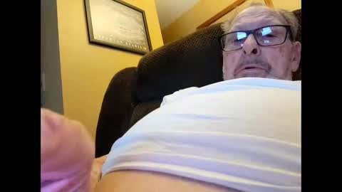 Snapshot of oldaddy2 chatting on 11.29.25 oldaddy2 online show from 11.29.25