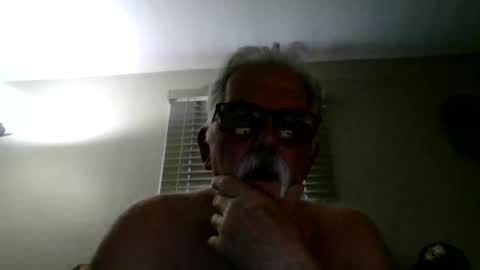 Snapshot of oldmiguy chatting on 06.21.26 OldMIGUY online show from 06.21.26