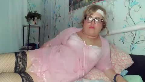 Snapshot of olesya_mtf chatting on 05.06.26 Olesya online show from 05.06.26